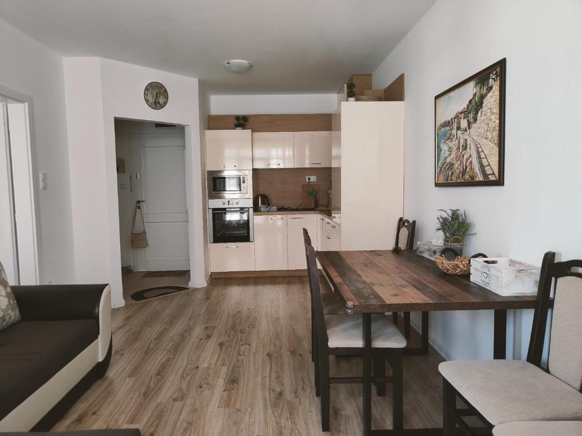 Studio Aivasovskij Park - Meters Away From Beach Pomorie Exterior photo